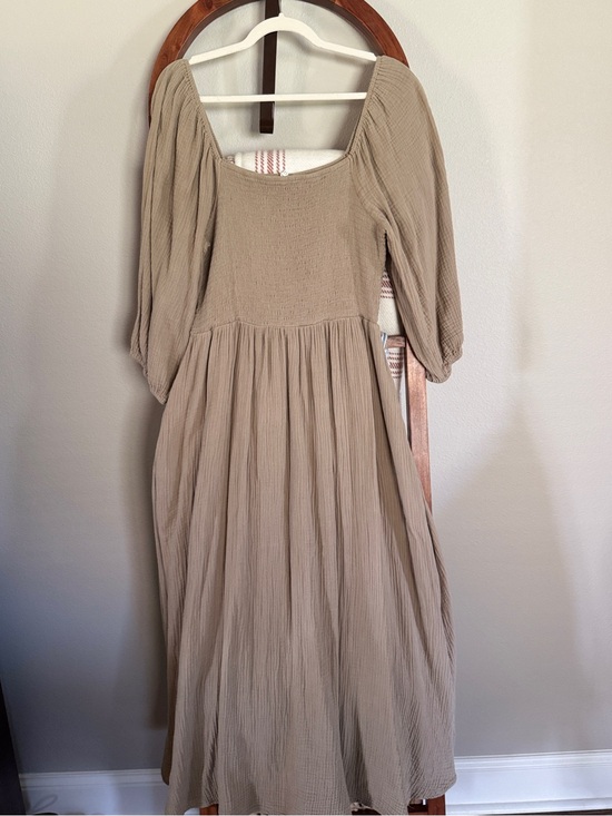 Neuflora Dresses & Skirts - Neuflora "Hartselle Dress" in Taupe